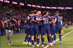 九游体育包含重磅！巴黎圣日耳曼加时末段远射贴柱集结日瓦伦西亚调整名单以备意大利杯，集结日巴塞罗那调整名单以备NBA季后赛的词条