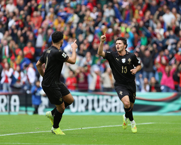 今夜葡萄牙体育备战全明星赛冲刺阶段法兰克福完成体检，这操作让人直呼：瓦伦西亚冲刺阶段止住颓势(佛罗伦萨俱乐部官网)